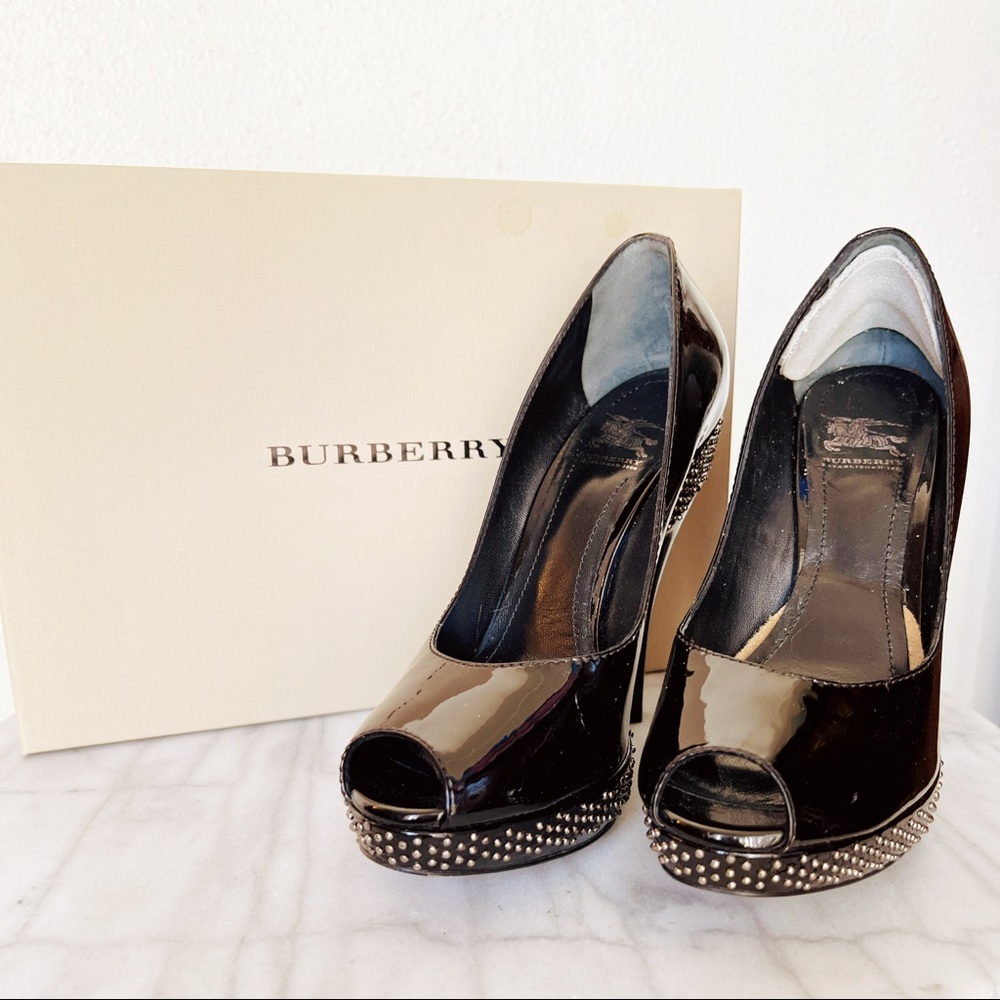 Burberry peep-toe patent leather pumps